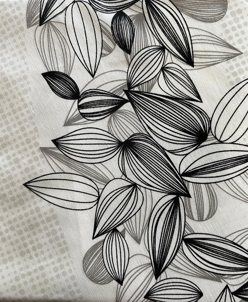 Black and cream Tablecloth Featuring a Monochromatic Foliage Design in Neutral Colors, Adding a Chic Yet Charming Touch to Your Table Setting